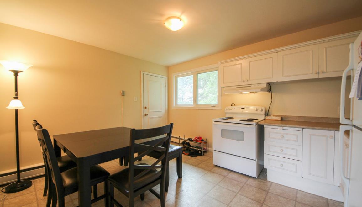Venus Apartments Kitchen & Dining Room Image