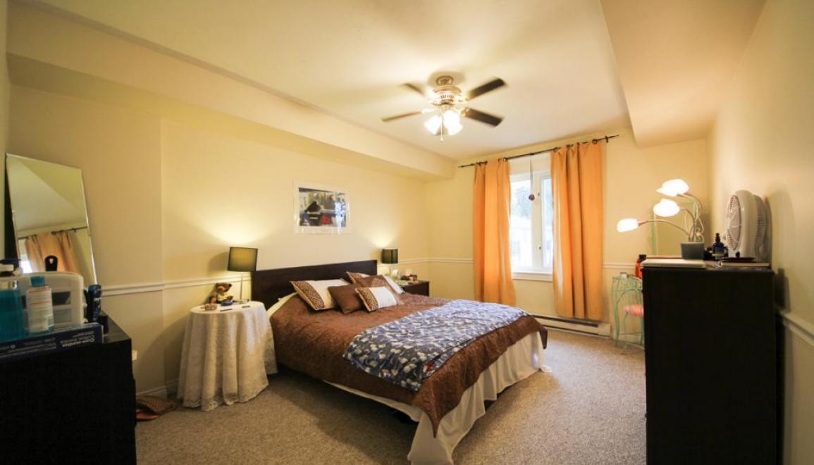 969 Regent Street Apartments Bedroom Image