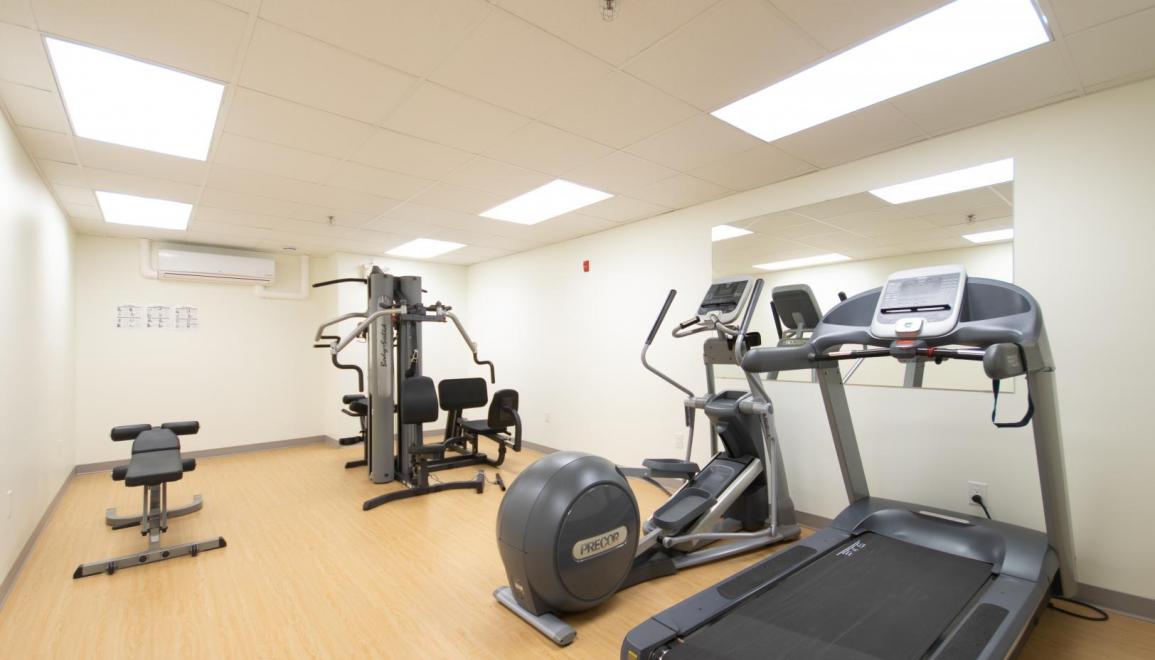 Belmar Plaza Fitness Room Image