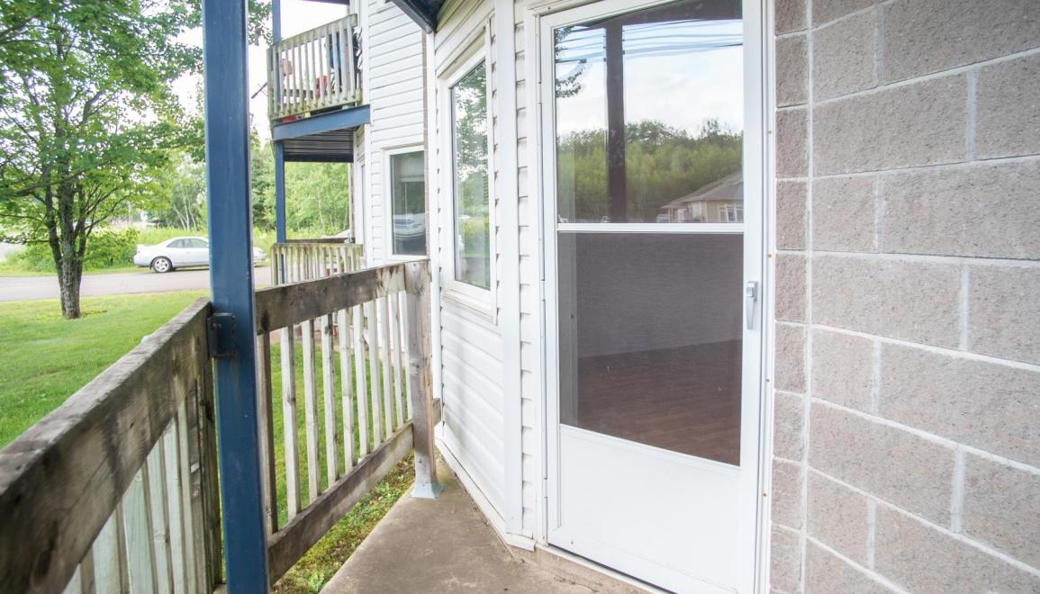 Pine Glen Apartments Balcony Image