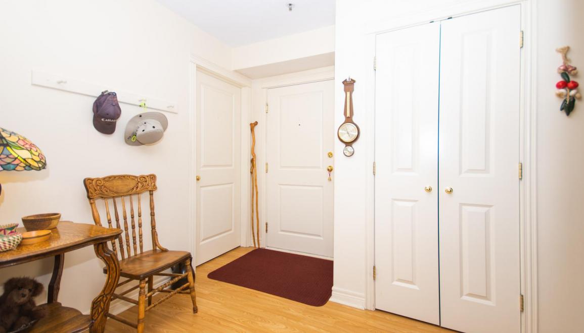 Woodbury Gardens Apartment Entrance Image