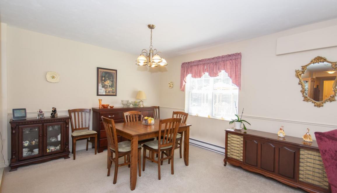 Woodbury Gardens Dining Room Image