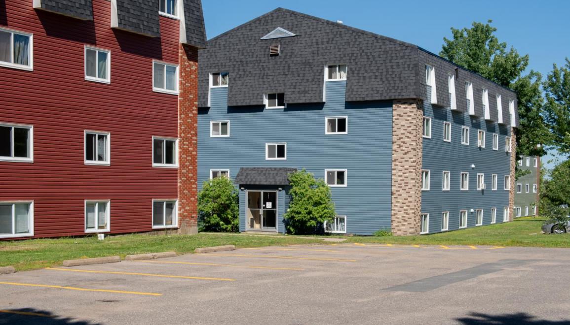 Westwood Apartments Exterior Image 2