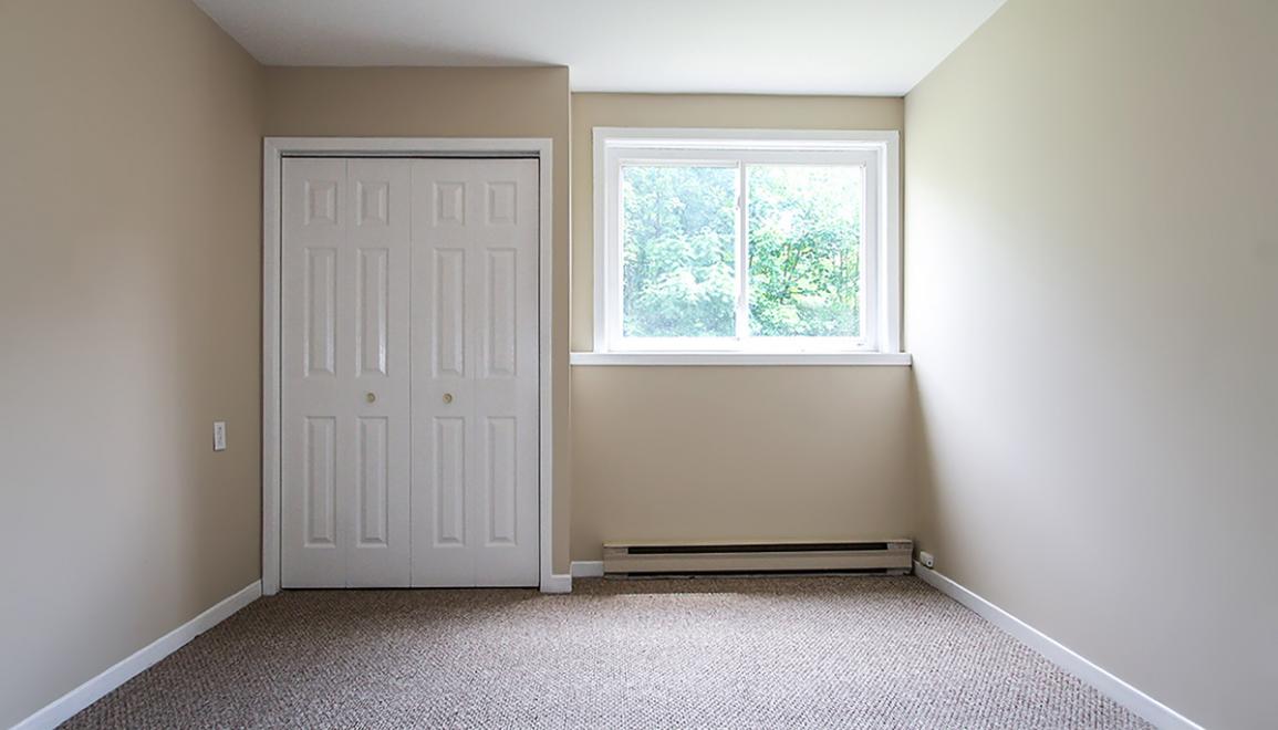 Meadowland Manor Bedroom Image