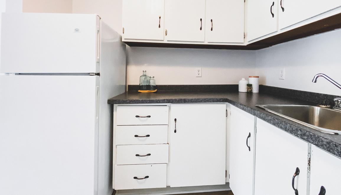 Forest Manor Apartments Kitchen Closeup With Countertop Image