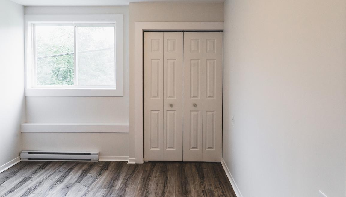Meadowland Manor Apartments Bedroom Image