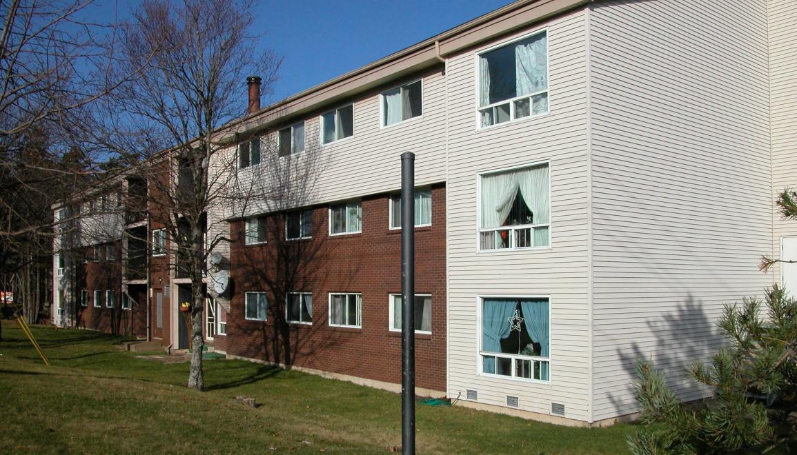 10-214 Harlington Crescent Exterior Image