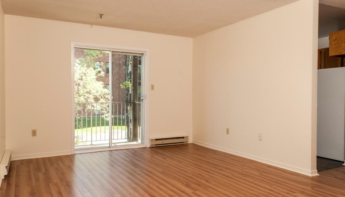 75 Knightsridge Drive Living Room Image