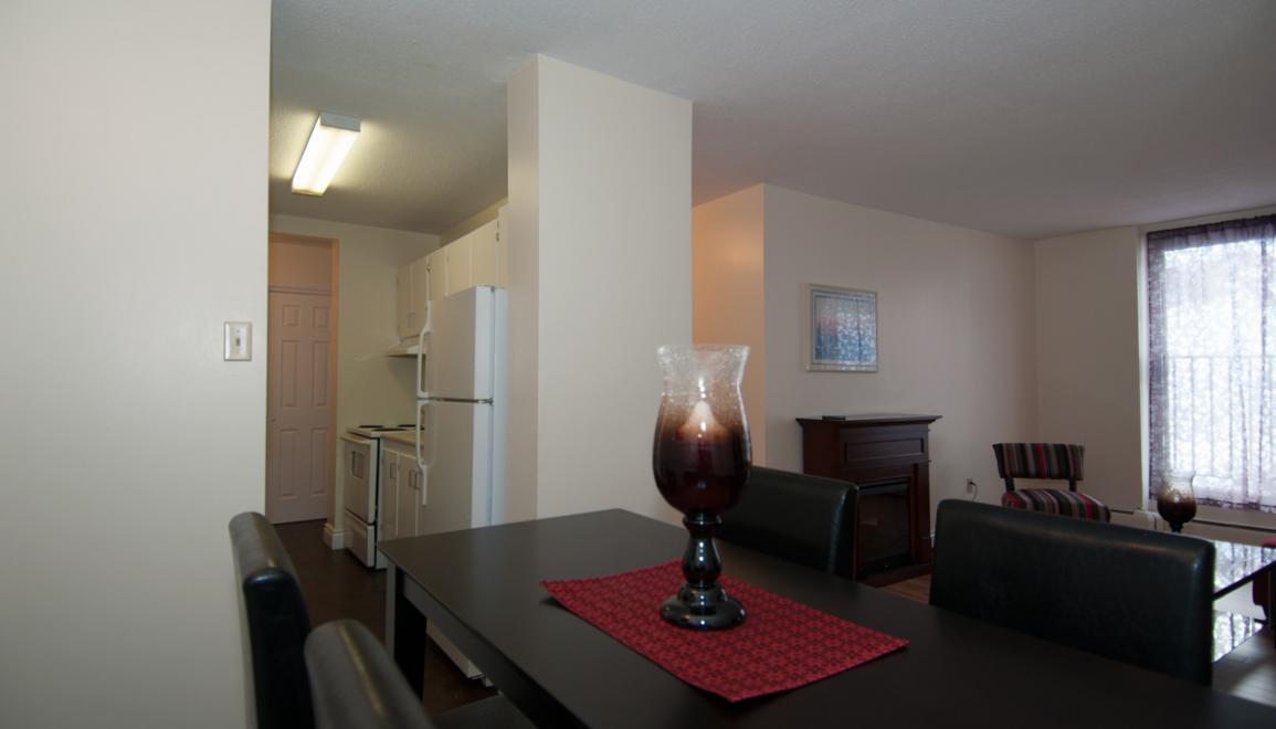 59 Glenforest & 21 Plateau Living Space Image