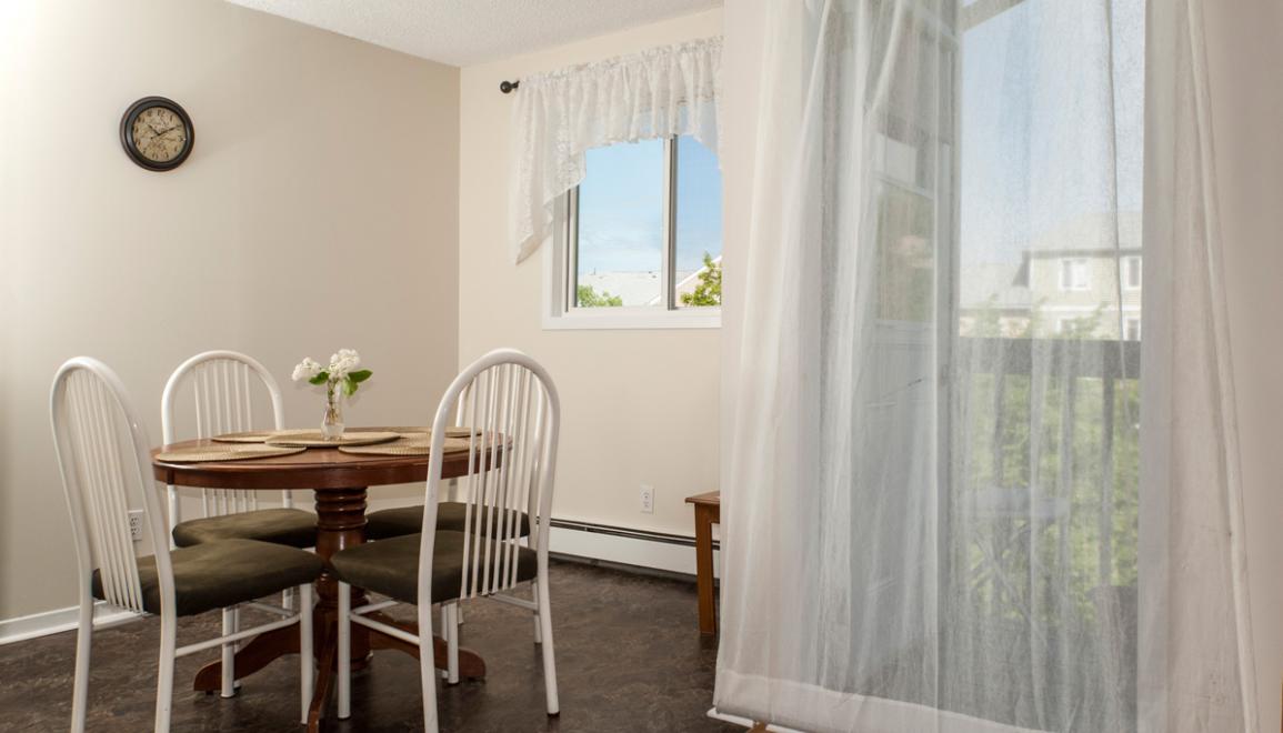 Hillcrest Apartments Dining Area Image