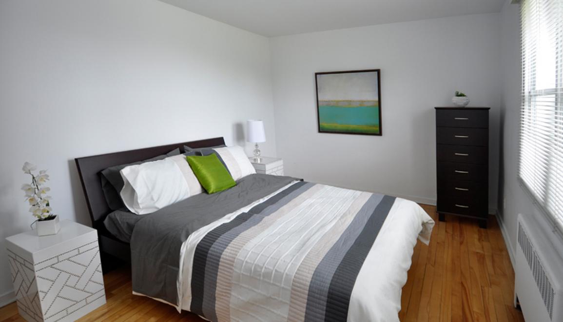 Victoria Gardens Bedroom Image