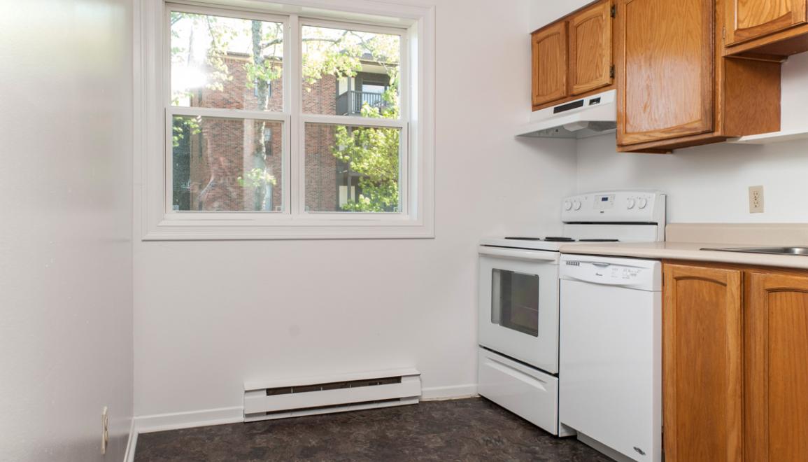75 Knightsridge Drive Kitchen Image