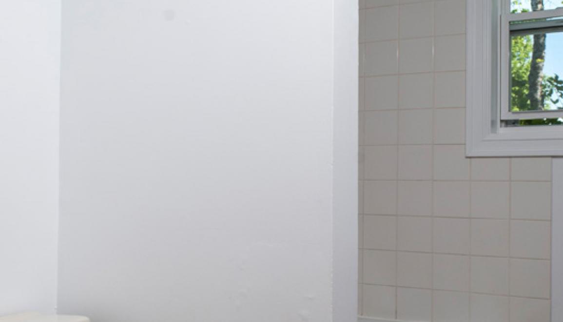 75 Knightsridge Drive Bathroom Image