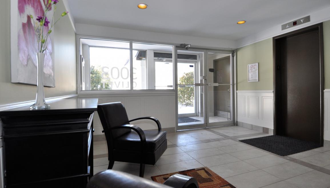 Brentwood Lobby Image