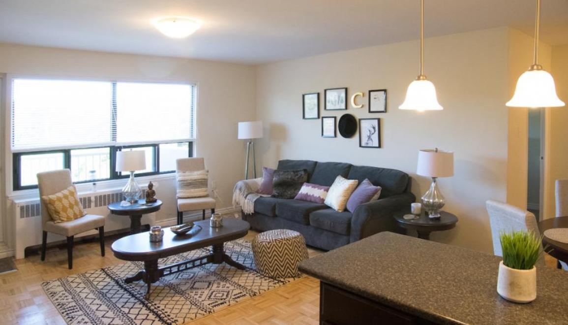 Brentwood Living Room Image