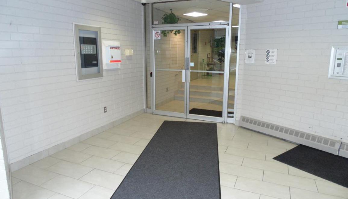 19 Plateau Lobby Image