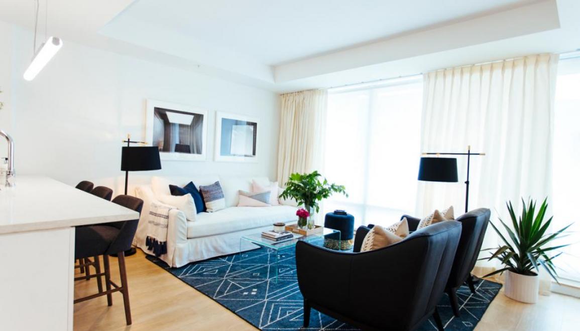 The Alexander Living Room Image 2