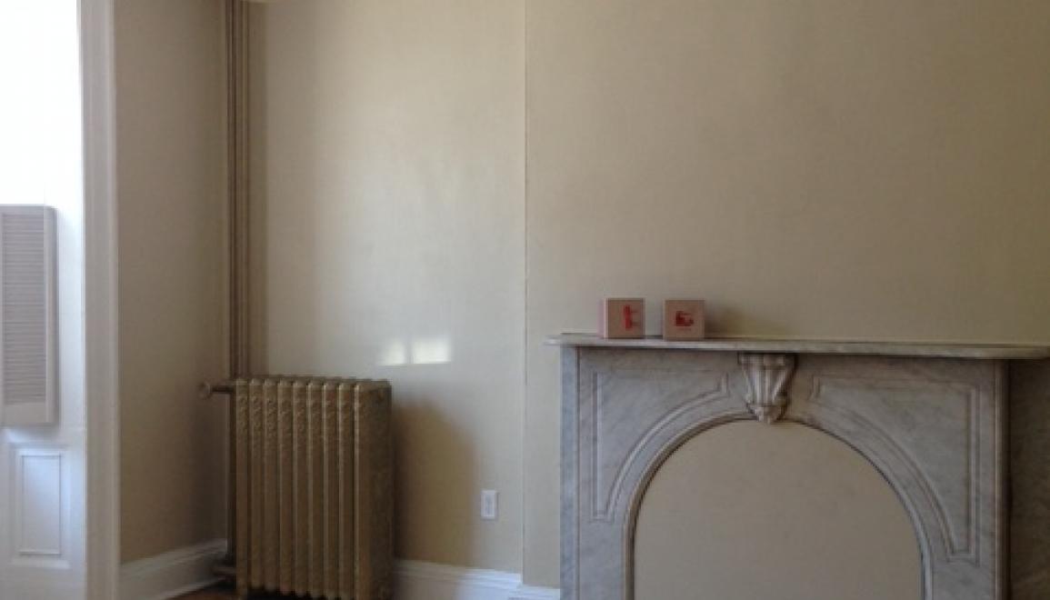 1335 Hollis Street Living Room Image
