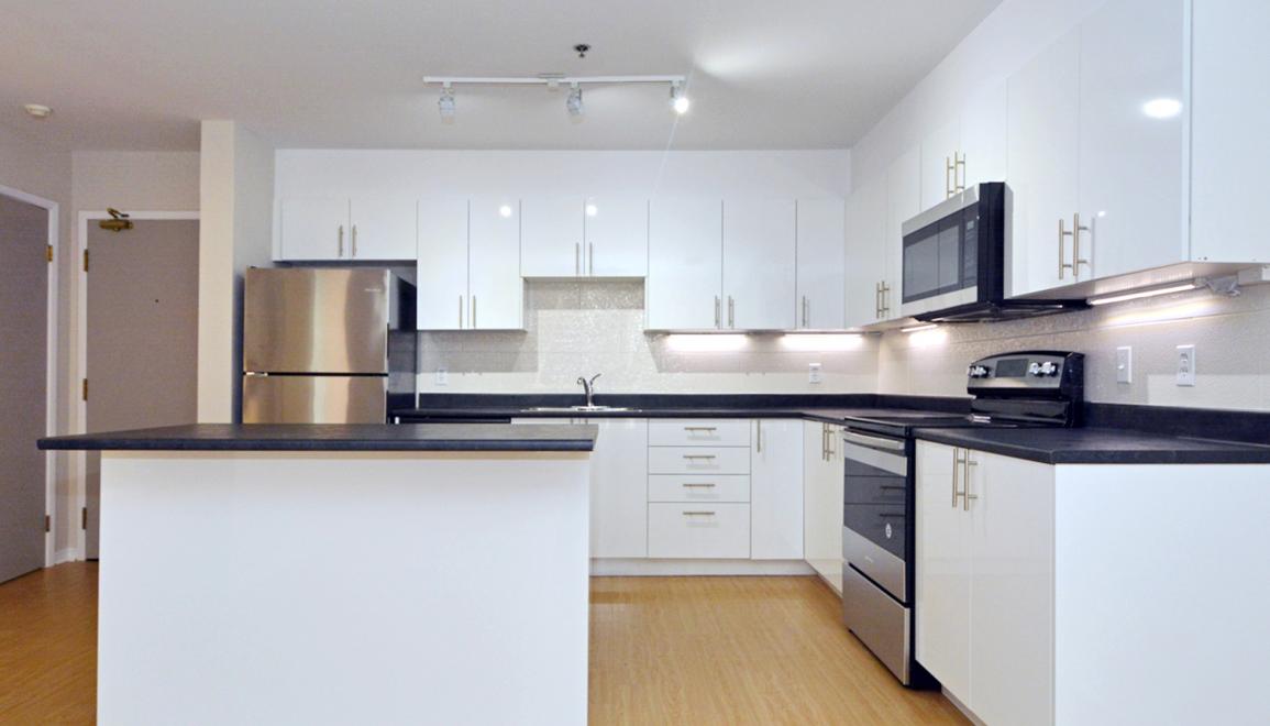 2506 Tobin Street Kitchen Image