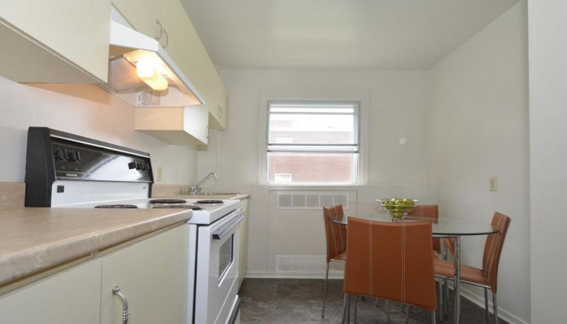 Lakefront Apartments Kitchen Image