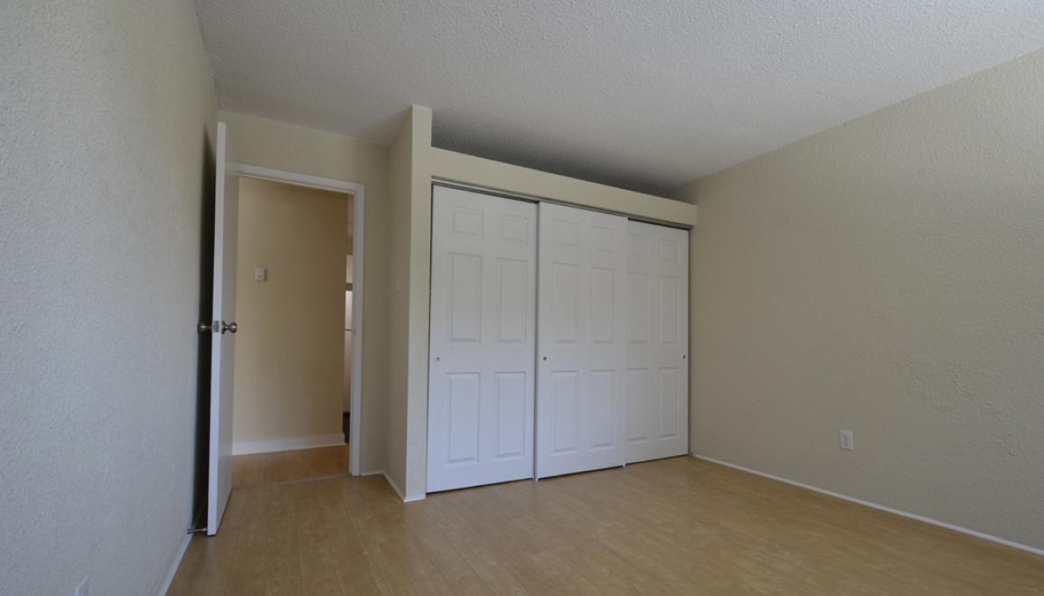67-141 Harlington Crescent Bedroom 2 Image