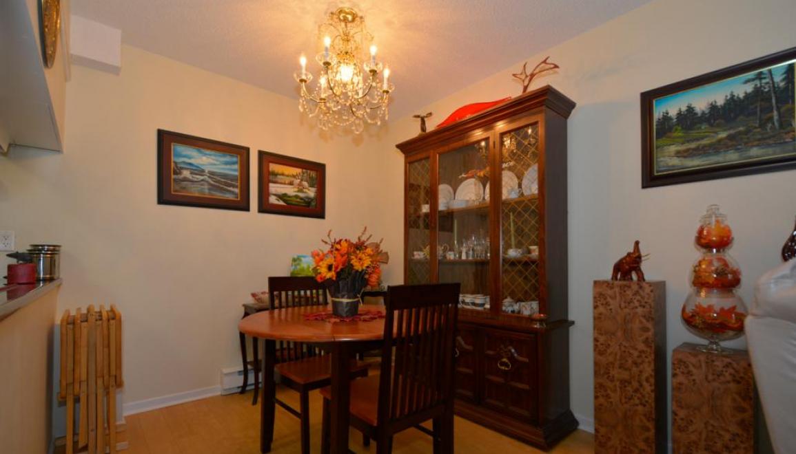 125 Knightsridge Dining Area Image