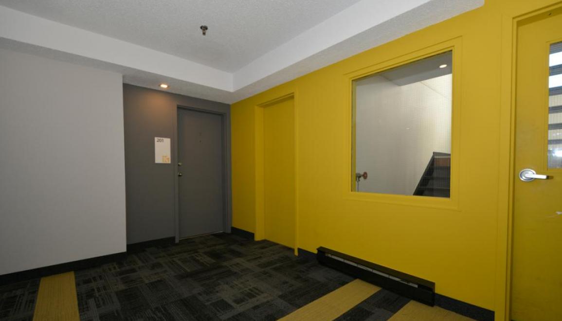 125 Knightsridge Lobby Image