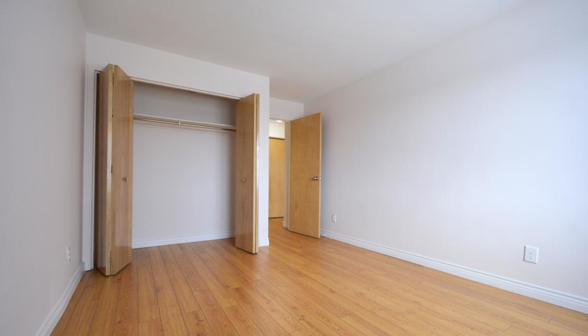 Lorentz Apartments Bedroom Image 2