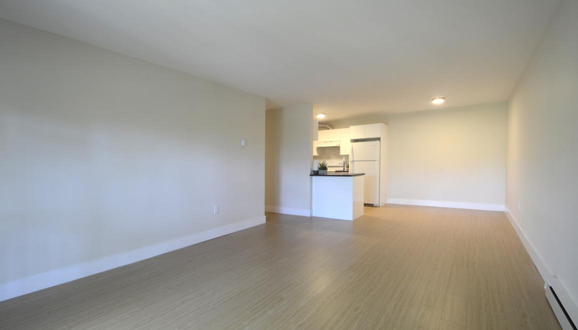 23 Glen Moir Living Room