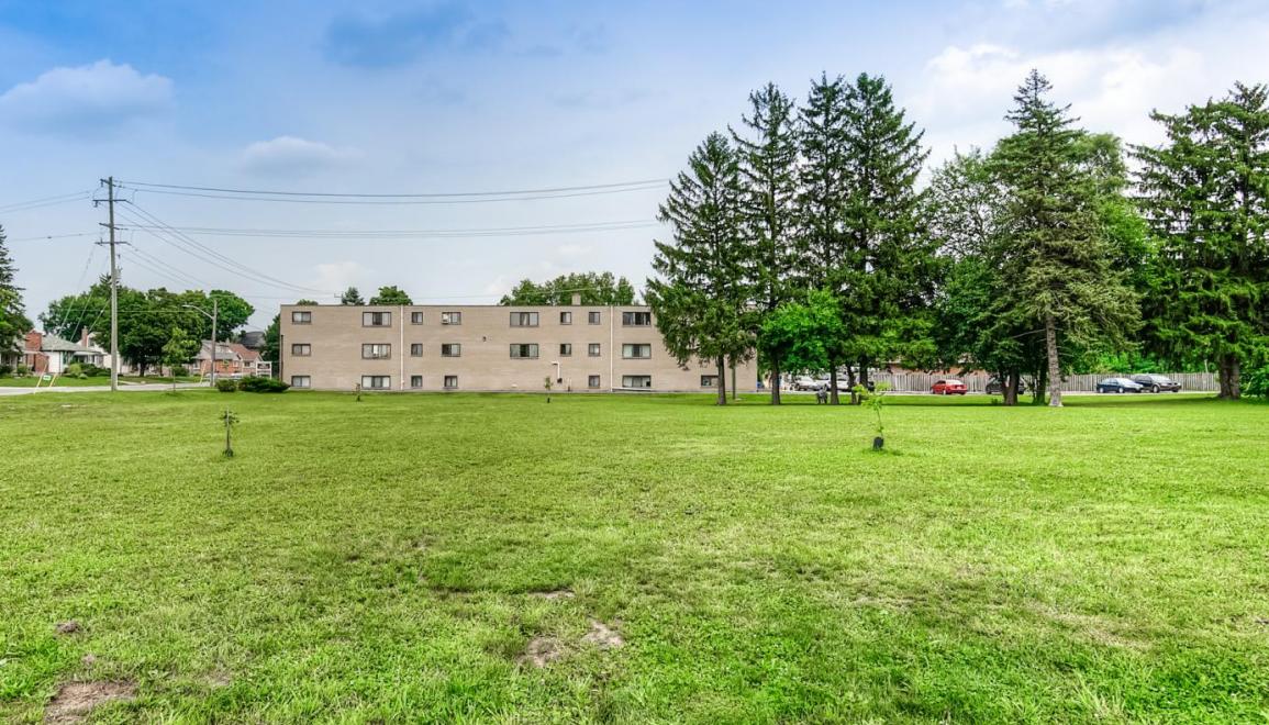Trafalgar Place Apartments Exterior Image 2