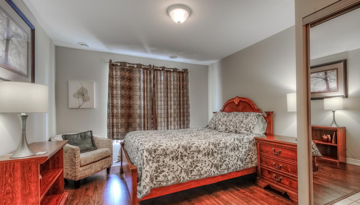 Rivers Edge 2 Apartments Bedroom Image