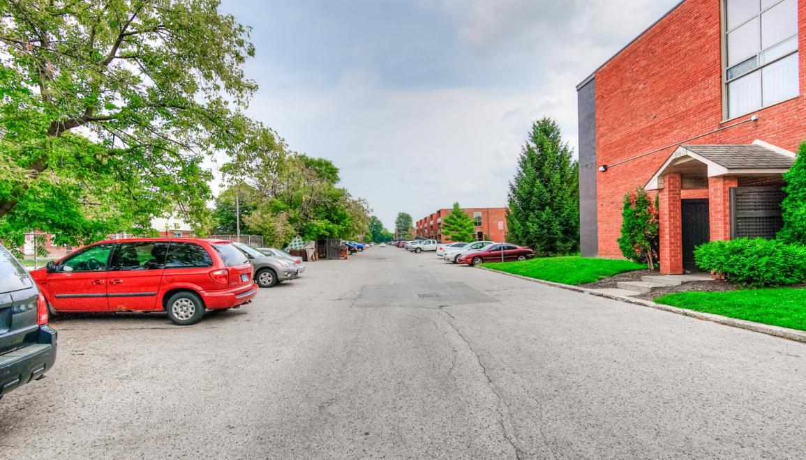 Bellwood Terrace Apartments Parking Lot Image