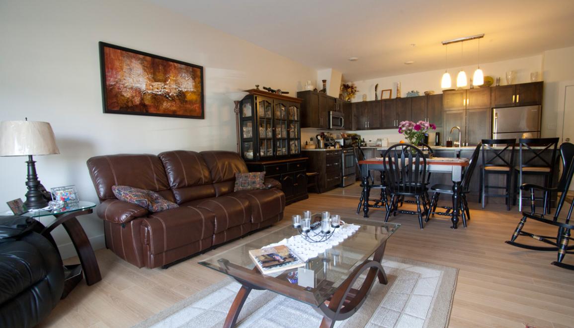 Brighton House Living Room & Dining Room Image
