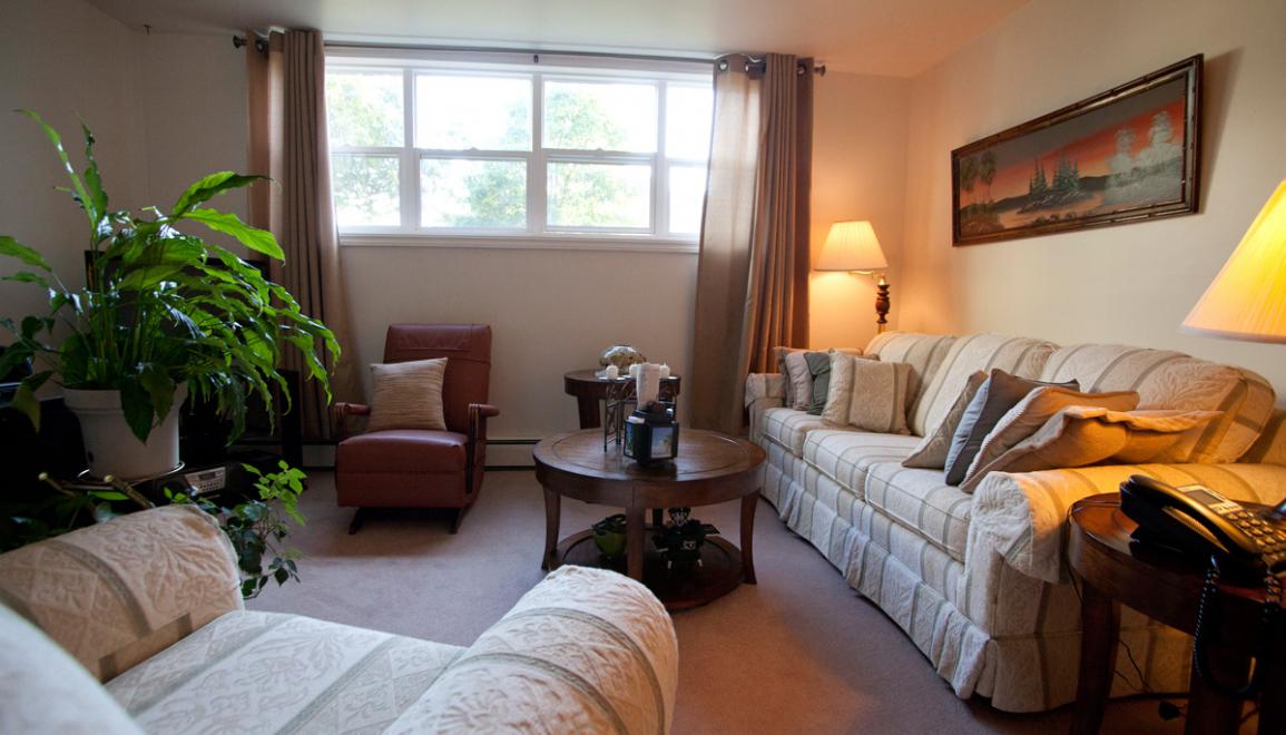 Queen Street Apartments Living Room Image