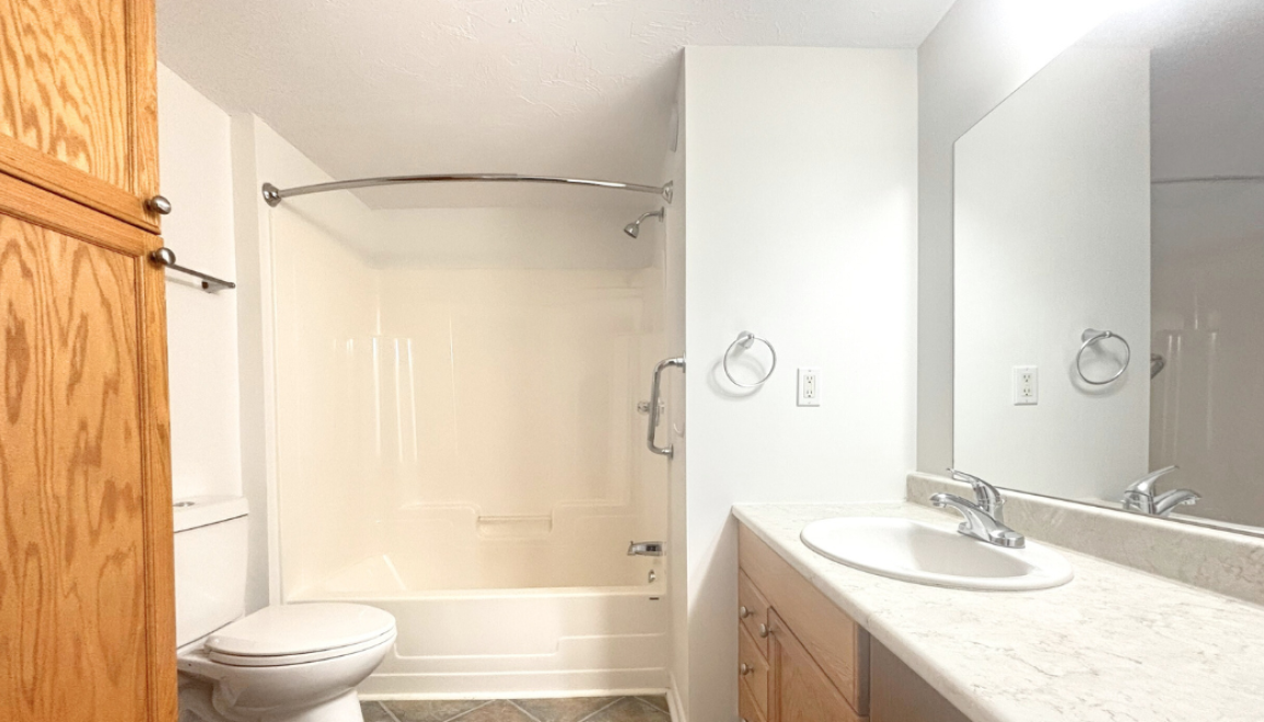 100 Archibald Bathroom