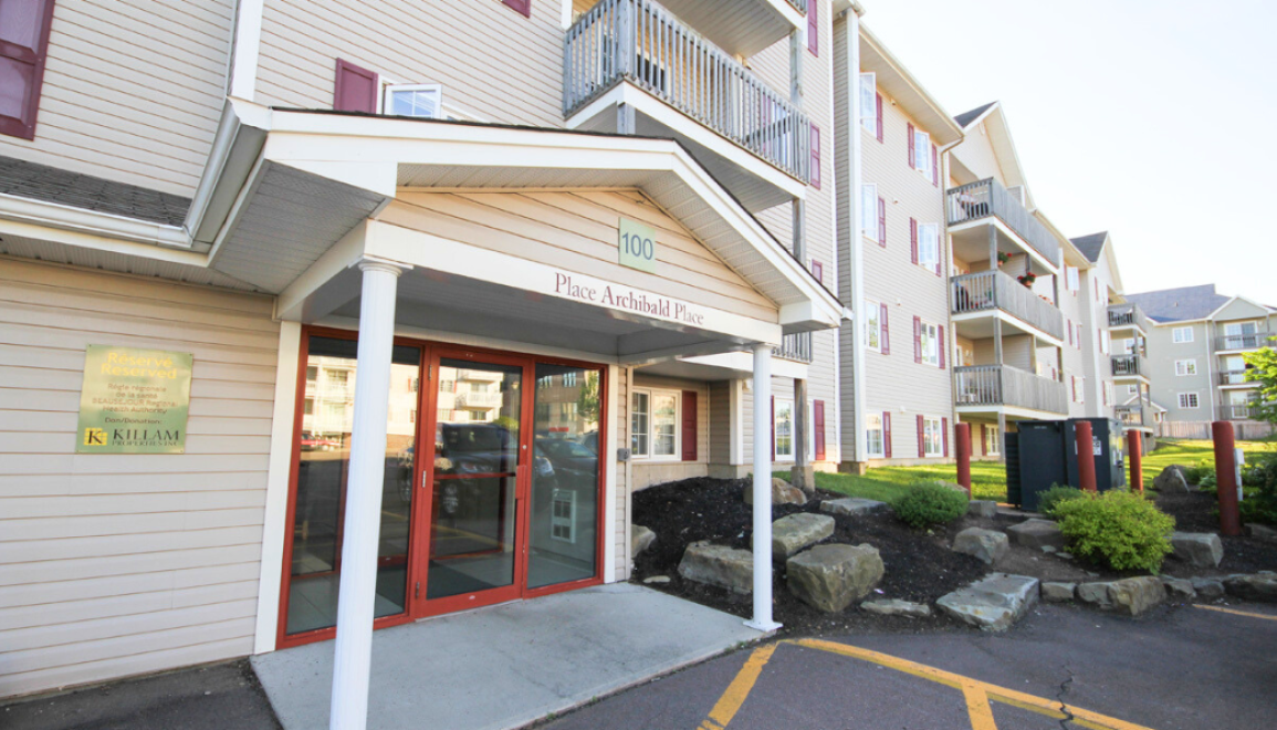 100 Archibald Entrance