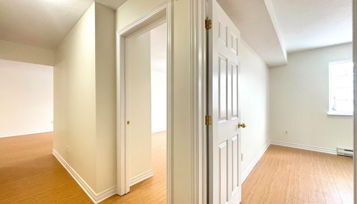 100 Archibald Hallway