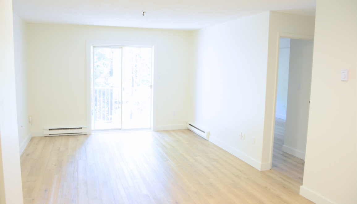 75 Knightsridge Living