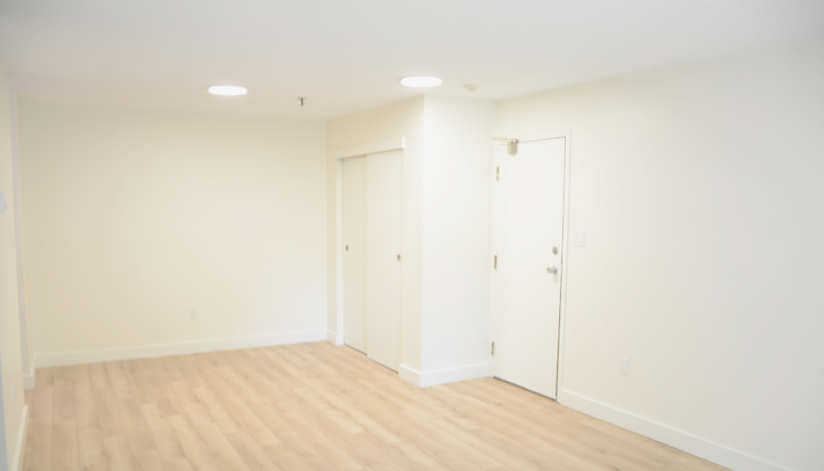 75 Knightsridge Entrance/Living