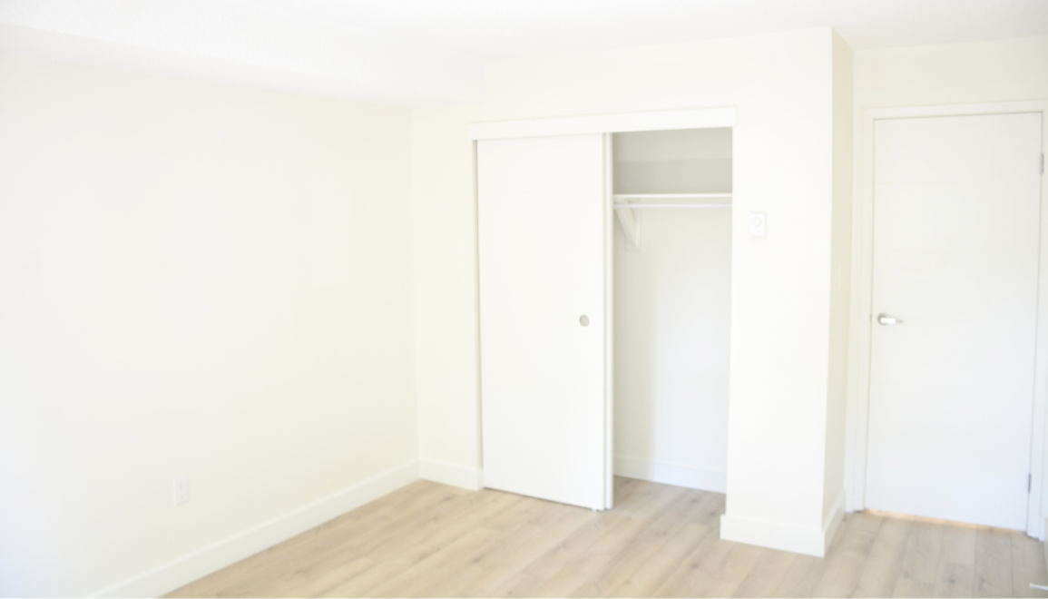75 Knightsridge Bedroom/Closet