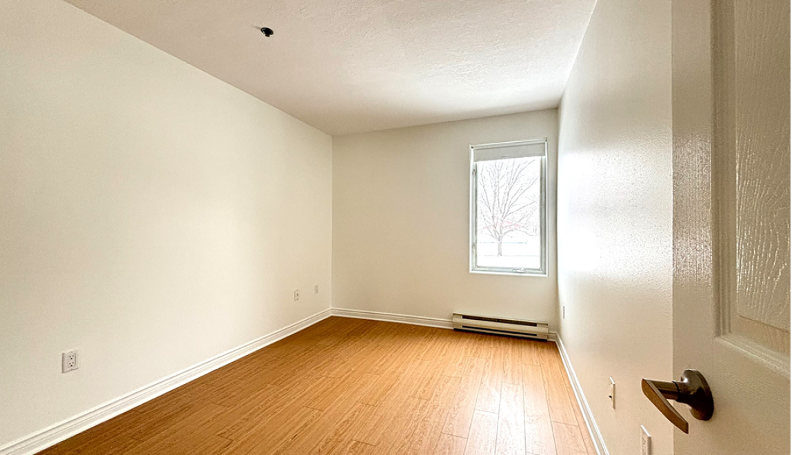 Cambridge Court Bedroom