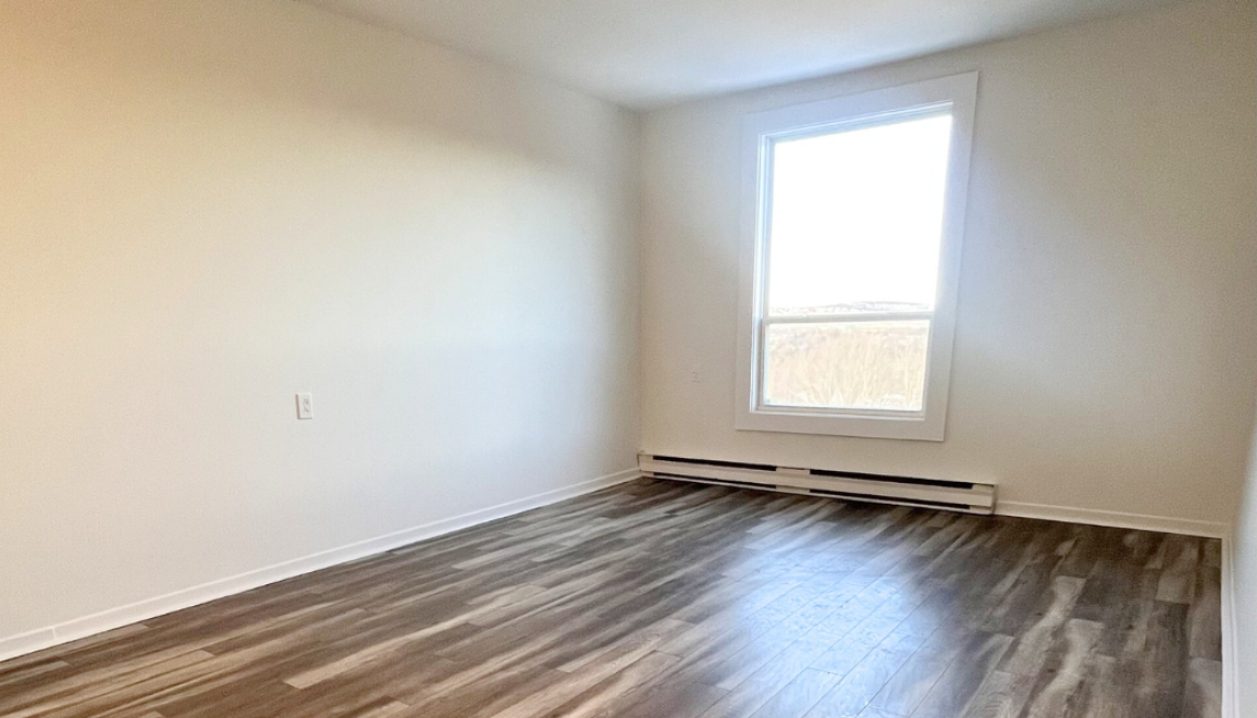 Meadowland Manor Apartments Bedroom