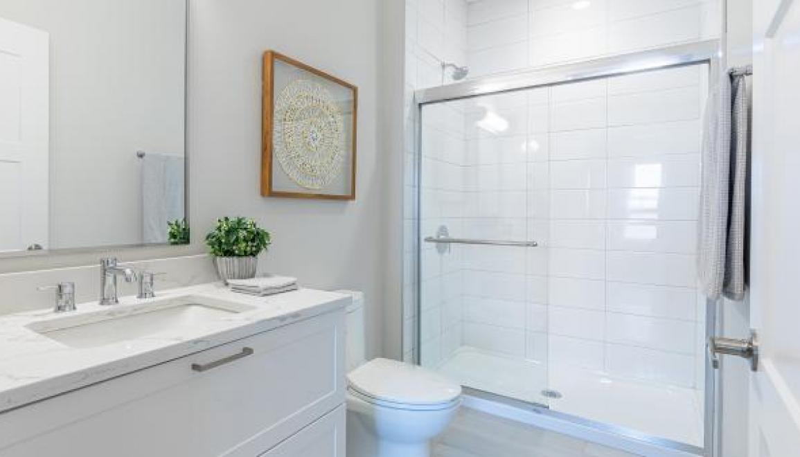 Shorefront Apartments Bathroom Image